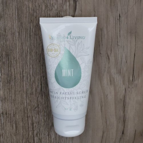 Satin Facial Scrub Mint